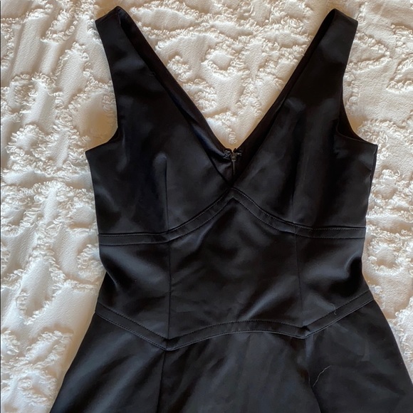 Forever 21, short black dress NWT - Picture 2 of 4